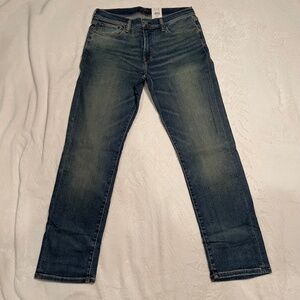 NWT - Lucky Brand Jeans 410 Athletic Slim w/Advanced Stretch fabric Size: W33L32